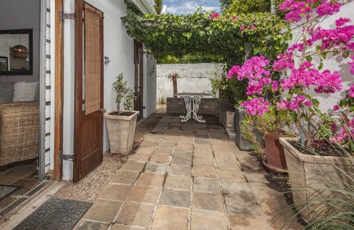 Hermanus City-Centre Apartment | Windsong Cottage