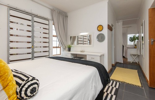 Hermanus City-Centre Apartment | Windsong Cottage