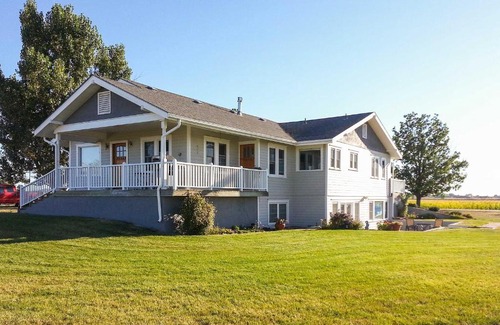 Windsor House | Windsor Home - Scenic Views - 20 Min to Ft Collins