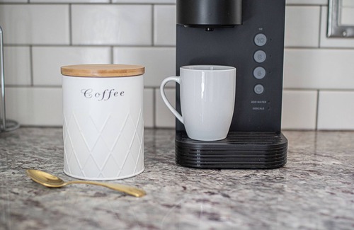 Windsor House | Windsor Retreat Fire Pit Huge Yard Sleeps 10