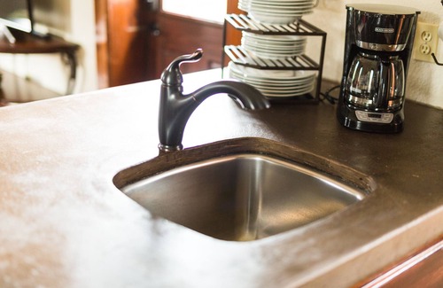 Alto Pass Cottage | Wine/Bourbon Trail Carriage House, Cozy, Clean, Hiking, Shawnee Nat'l Forest,