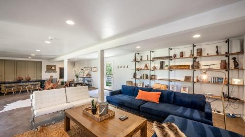 Sonoma House | Wine Country Estate by AvantStay Pool Spa Barn
