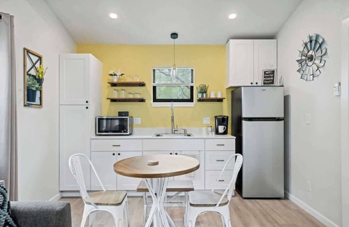 Fredericksburg House | Winecup Waterfront Cottage