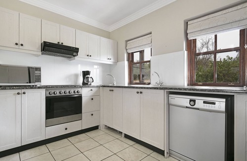 Stellenbosch House | Winelands Golf Lodges 26