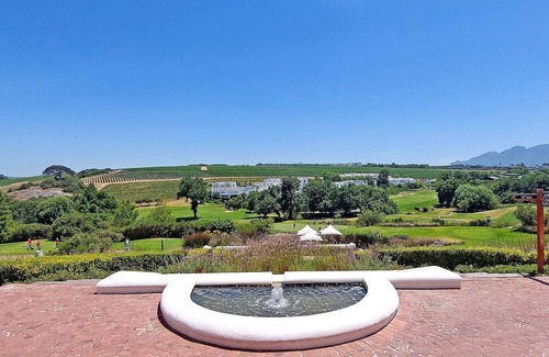 Stellenbosch House | Winelands Golf Lodges 27