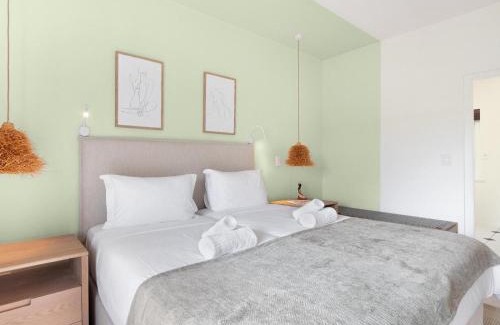 Stellenbosch Cabin | Winelands Golf Lodges 5