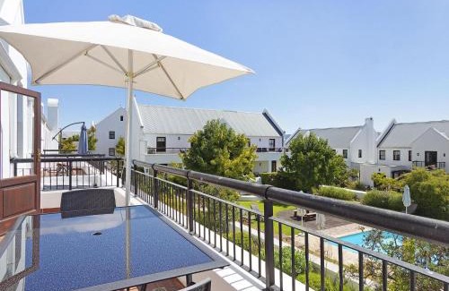 Stellenbosch Cabin | Winelands Golf Lodges 21