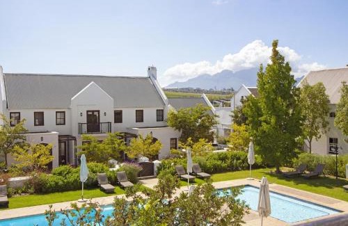 Stellenbosch Cabin | Winelands Golf Lodges 21