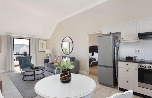 Stellenbosch Cabin | Winelands Golf Lodges 21