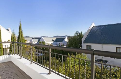 Stellenbosch Cabin | Winelands Golf Lodges 22