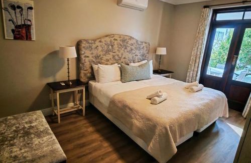Stellenbosch Cabin | Winelands Golf Lodges 29