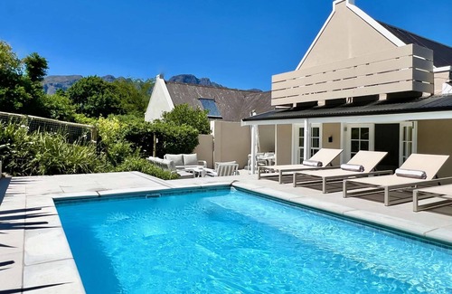 Franschhoek House | winelands living - sauna, pool, walking distance to town center