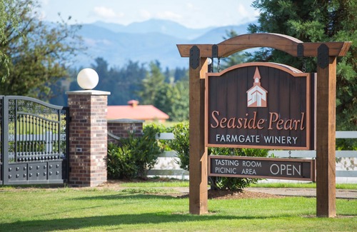 Bradner House | Winery Estate Farmhouse