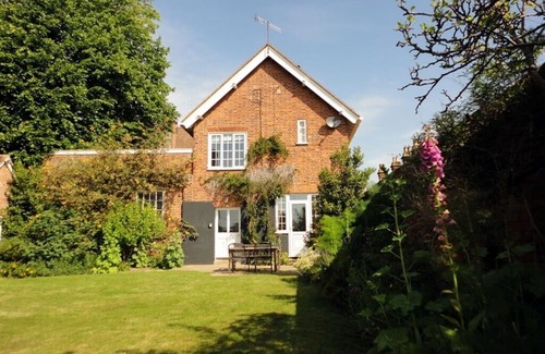 Orford House | Wing Cottage - Two Bedroom House, Sleeps 4