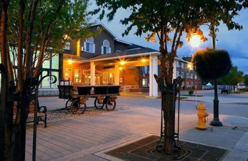 Downtown Anchorage Hotel | Wingate by Wyndham Anchorage Downtown - Ship Creek