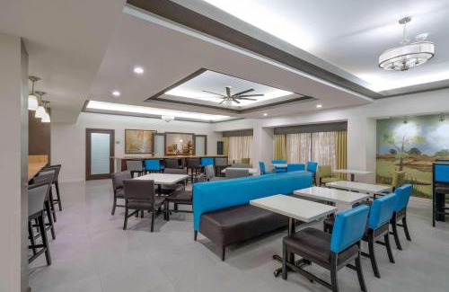 Ellendale Hotel | Wingate by Wyndham Memphis East