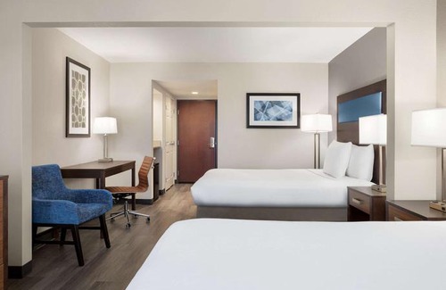 Southport Hotel | Wingate By Wyndham