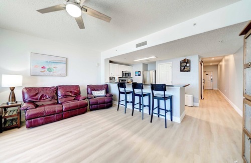 Long Beach Condo | Winter special 10% off weekly:RESERVED PARKING and free beach chair tower one305