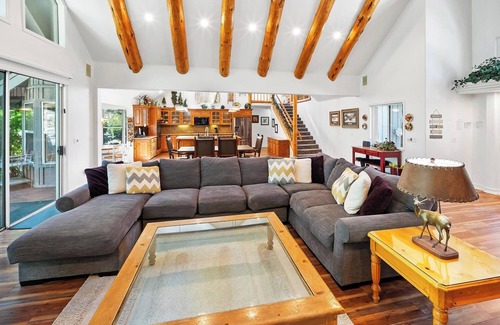 Winter Park Cabin | Winterpark: Conveniently located near Snow Summit and Bear Mountain! Game Room with Pool Table and Foosball!