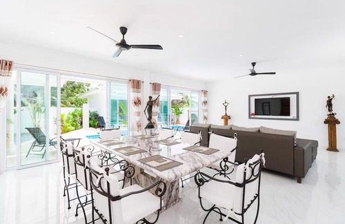 Maret Villa | Wirason Villa 4 Bedrooms