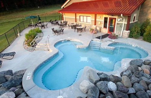 Wisconsin Dells Cabin | Wisconsin Dells Christmas Mountain 2br Golf Ski Tubing C