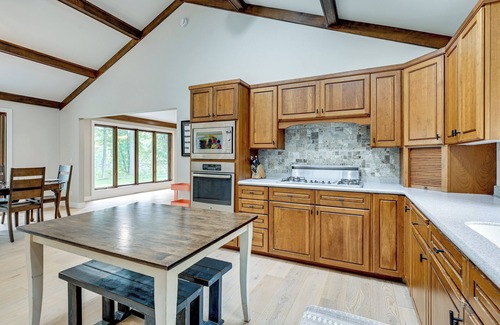 Mosinee House | Wisconsin River Gem 12 Mi to Granite Peak Ski Area
