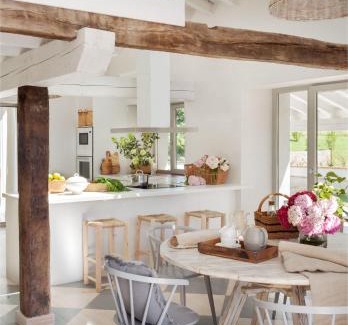 Lamadrid House | Wishome-Preciosa cuadra rehabilitada con chimenea y piscina climatizada