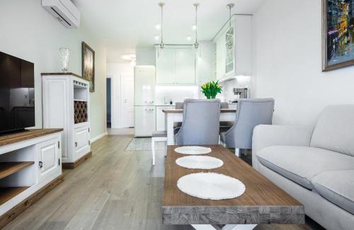 Grzegorzki Apartment | Wislane Tarasy by Tyzenhauz