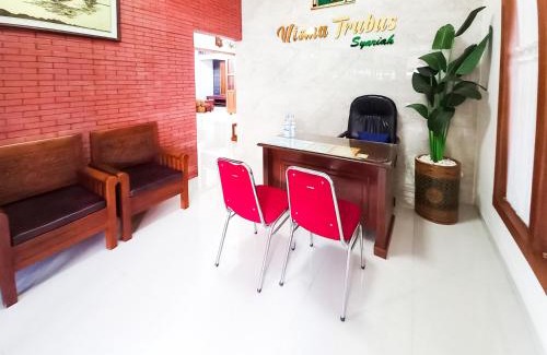 Tuban Sub-District Hotel | Wisma Trubus Syariah RedPartner Near RSUD Koesma Tuban