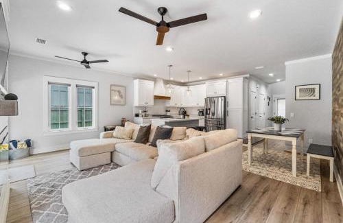 Southeast Pensacola House | Wisteria Escape - East Hill