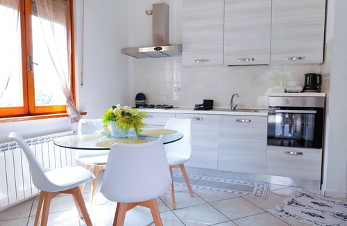 Albate Apartment | Wisteriaroom Appartamento in Villa 10 Min. da Como