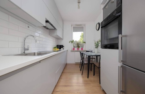 Mokotow Apartment | Wita Stwosza 48 | Warsaw | Spacious Apartment with Parking Balcony | Next to Met