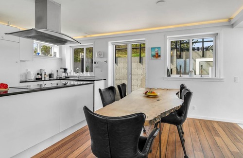 Grena Strand House | With probably Grenås best location, this exciting house in the dunes awaits you.