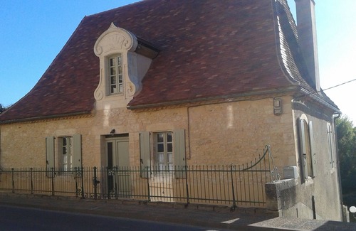 La Fagette House | Within a few minutes walk to Le Bugue, magnificient detached house, great views.