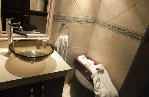 Kempton Park AH House | Witwater Guest House