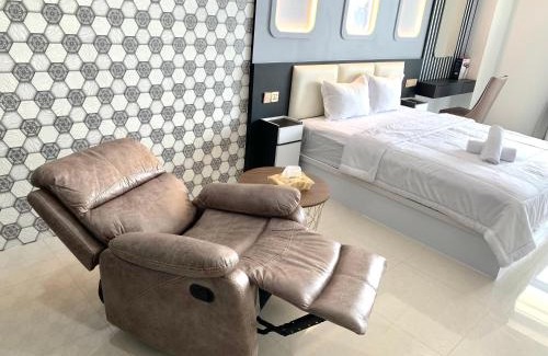 Lubuk Baja Apartment | Wiwi Formosa Residence Nagoya with Balcony-Spacious