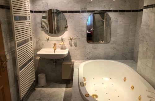 Wollmatingen Apartment | Wohnung für 4 Personen, 2 Schlafzimmer, 2 Parkplätze, WLAN