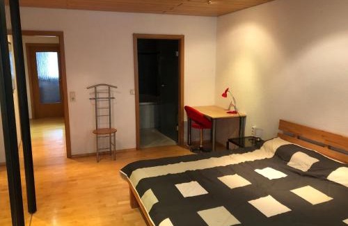 Wollmatingen Apartment | Wohnung für 4 Personen, 2 Schlafzimmer, 2 Parkplätze, WLAN