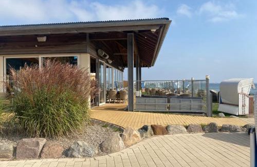 Fehmarn Other | Wohnwagen auf dem Wulfenerhals ca 150m bis zum Meer