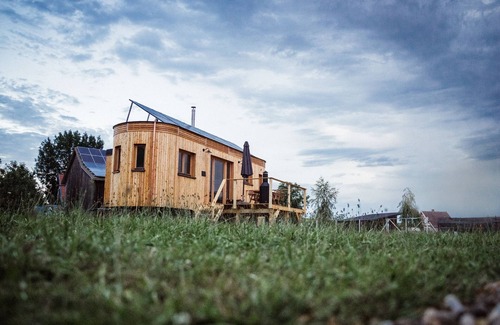 Oberschneiding House | Wohnwagon Paul - Autarkie Erleben! Tiny House