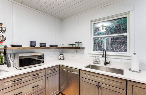 Wolf Laurel Cabin | Wolf Laurel Escape: Village Club & Scenic Views!