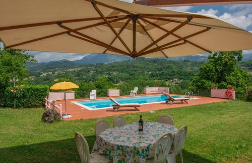 Camporgiano House | Wonderful private villa for 6 people with private pool, WIFI, TV and pets allowed
