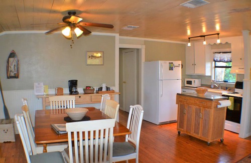 New Braunfels House | Wondercove, 7 Cozy Cottages, Secluded & Sleeps up to 54, on Lake Dunlap