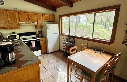 New Braunfels House | Wondercove, 7 Cozy Cottages, Secluded & Sleeps up to 54, on Lake Dunlap