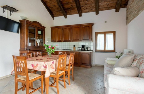 Castagnole delle Lanze House | Wonderful villa for 4 people with pool, WIFI, TV, terrace and panoramic view
