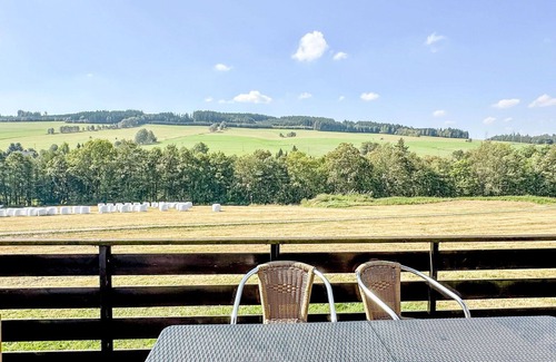 Velke Petrovice House | Wonderful private villa for 6 people with WIFI, pool, TV, patio, pets allowed and panoramic view
