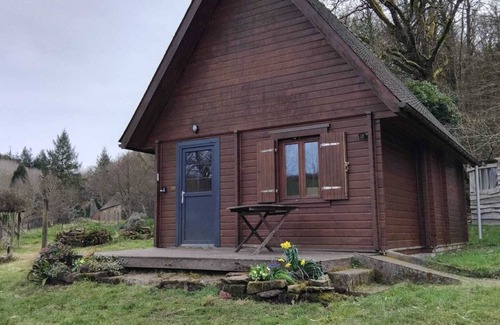 Belle-Isle-en-Terre Ski Chalet | Wonderful 3-bedroom chalet on a seasonal campsite in the forest
