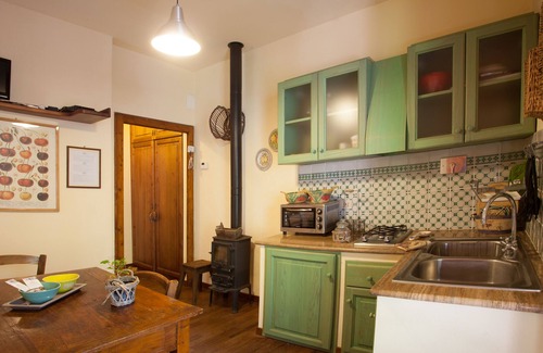 Pomaia Apartment | wonderful accommodations in an absolutely quiet location and with a huge garden