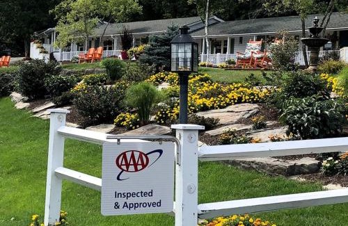 Lincolnville House | Wonderful Bed and Breakfast Accommodation for Four Guests near Belfast, Maine