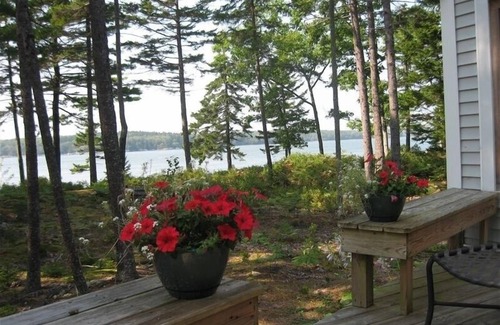 Waldoboro House | Wonderful Cape with Stunning Waterviews and Sunsets